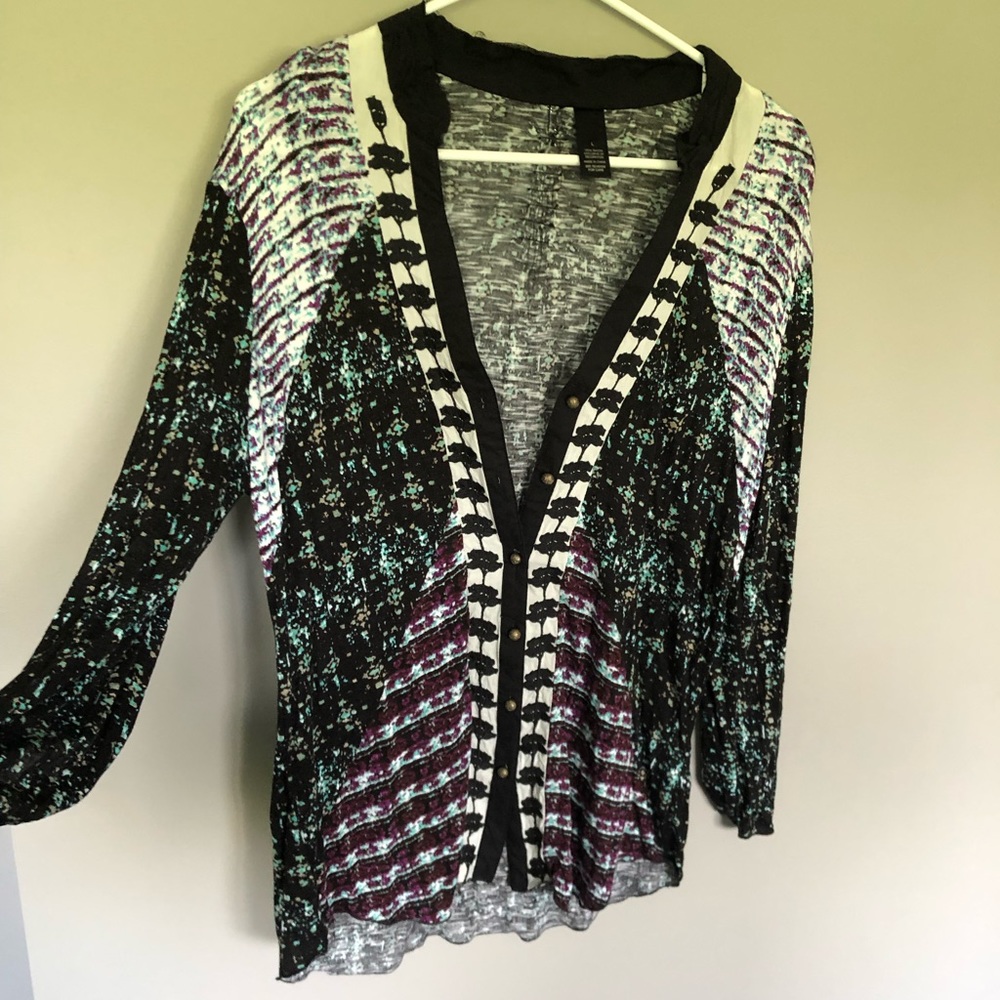 Cute top from the Buckle, like new, size Large